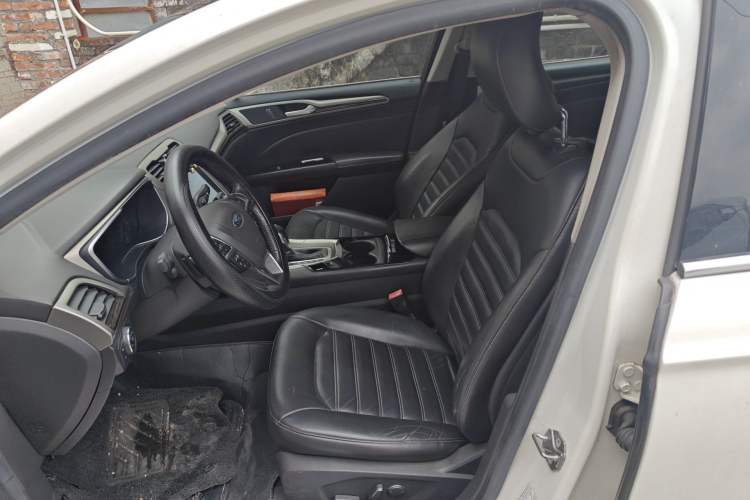 Used Ford Mondeo 2013 2.0L GTDi 200 Fashion Edition Left Front Seat