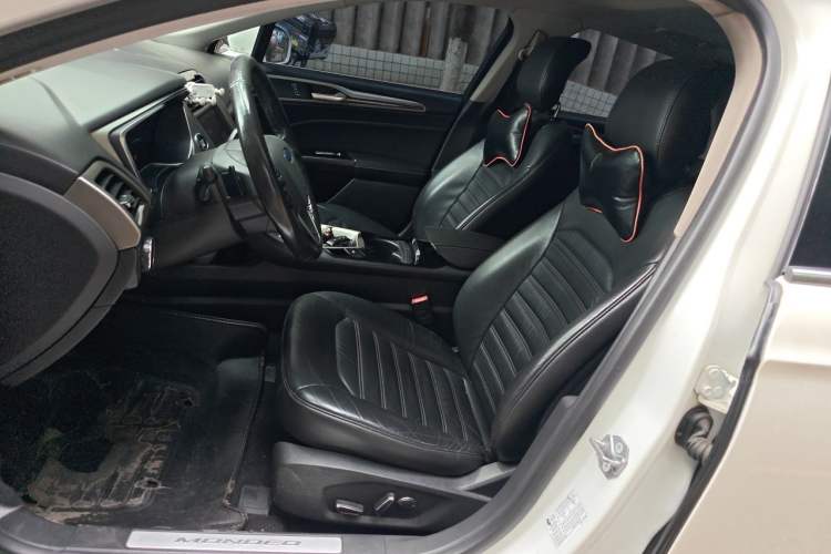 Used Ford Mondeo 2013 2.0L GTDi 200 Luxury Model Left Front Seat