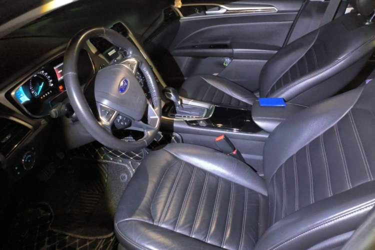 Used Ford Mondeo 2013 2.0L GTDi 200 Luxury Model Left Front Seat