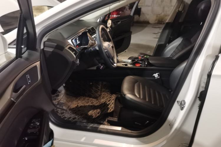 Used Ford Mondeo 2013 2.0L GTDi 200 Luxury Model Left Front Seat