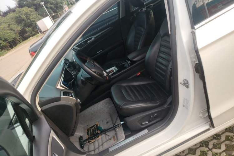 Used Ford Mondeo 2013 2.0L GTDi 200 Fashion Edition Left Front Seat