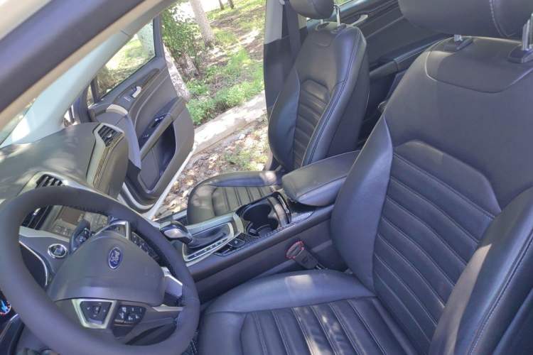 Used Ford Mondeo 2013 2.0L GTDi 200 Fashion Edition Left Front Seat