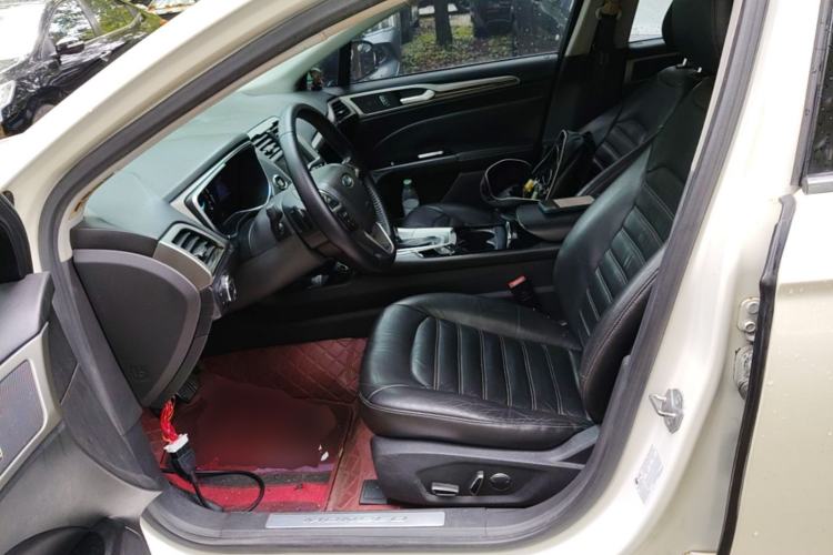 Used Ford Mondeo 2013 2.0L GTDi 200 Luxury Model Left Front Seat