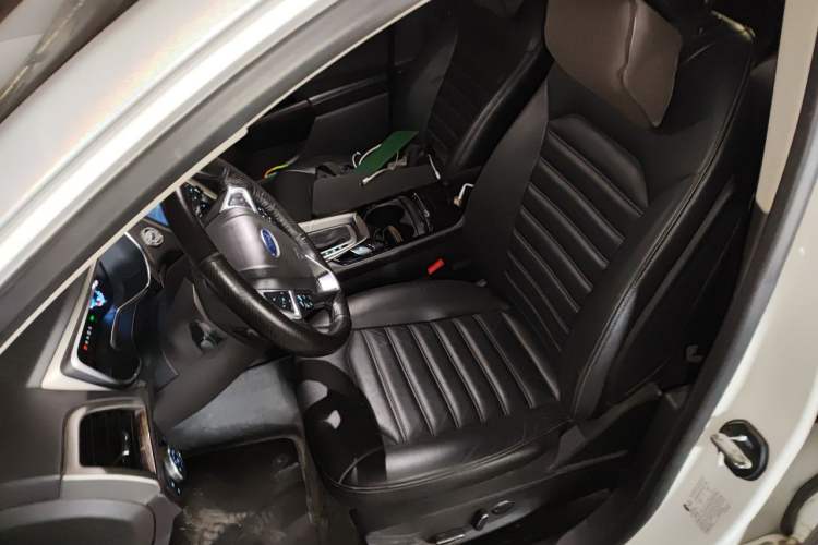 Used Ford Mondeo 2013 2.0L GTDi 200 Fashion Edition Left Front Seat