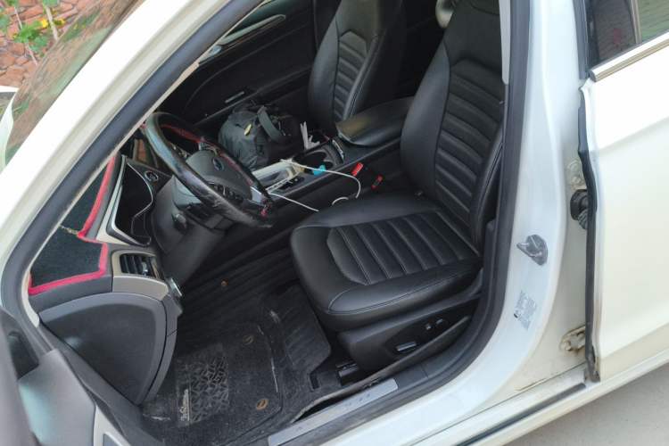 Used Ford Mondeo 2013 2.0L GTDi 200 Luxury Model Left Front Seat