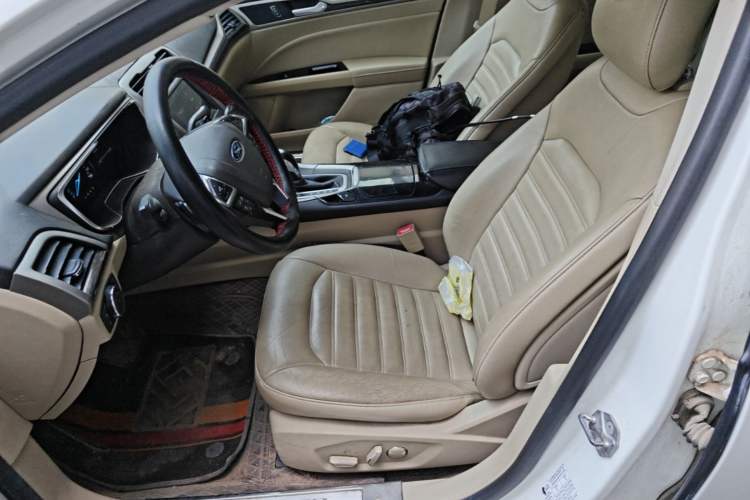 Used Ford Mondeo 2013 2.0L GTDi 200 Luxury Model Left Front Seat