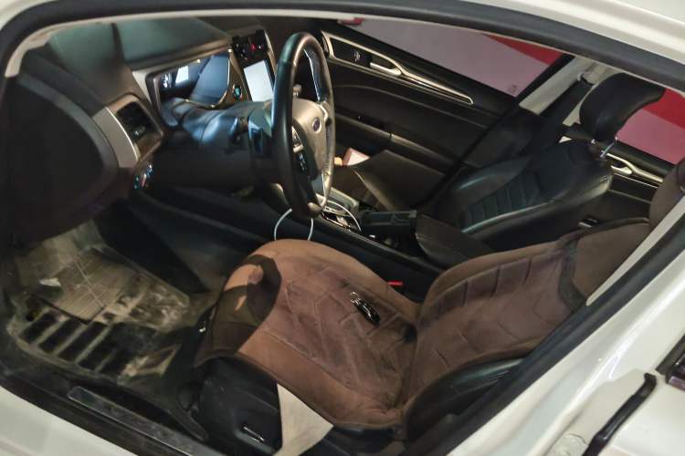 Used Ford Mondeo 2013 2.0L GTDi 200 Luxury Model Left Front Seat