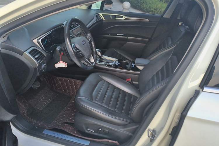 Used Ford Mondeo 2013 2.0L GTDi 200 Luxury Model Left Front Seat