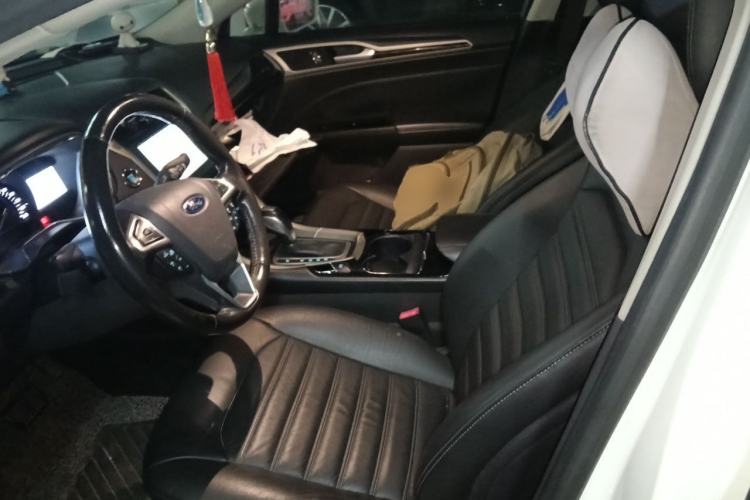 Used Ford Mondeo 2013 2.0L GTDi 200 Luxury Model Left Front Seat