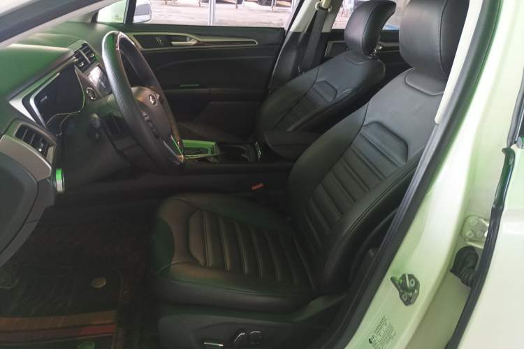 Used Ford Mondeo 2013 2.0L GTDi 200 Luxury Model Left Front Seat