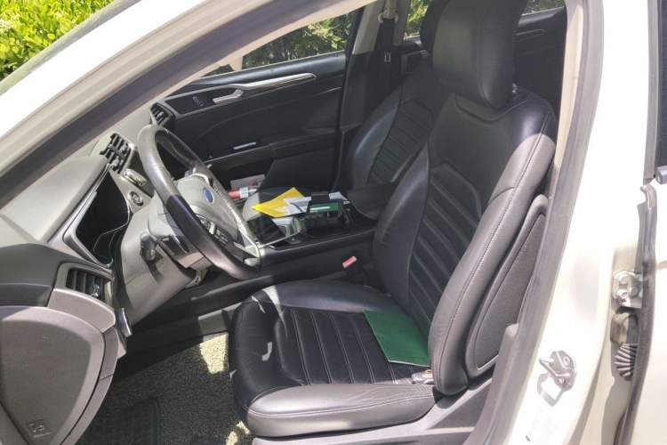 Used Ford Mondeo 2013 2.0L GTDi 200 Luxury Model Left Front Seat