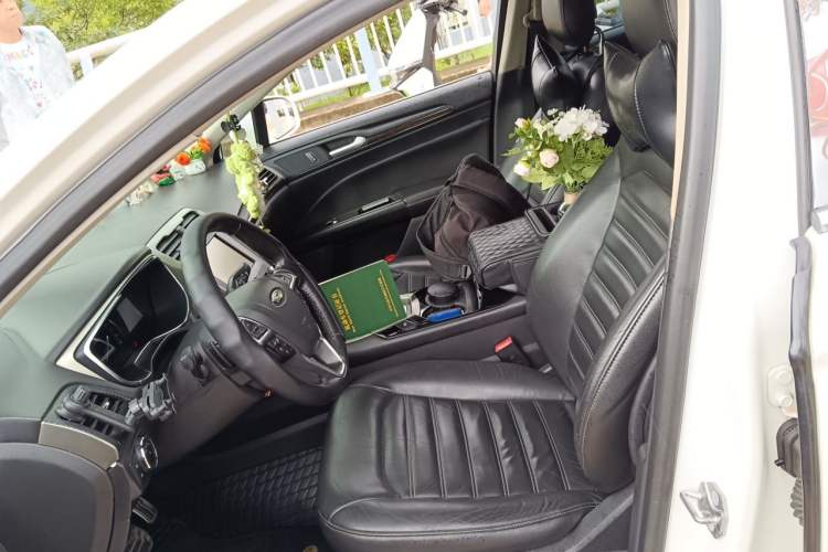 Used Ford Mondeo 2013 2.0L GTDi 200 Luxury Model Left Front Seat