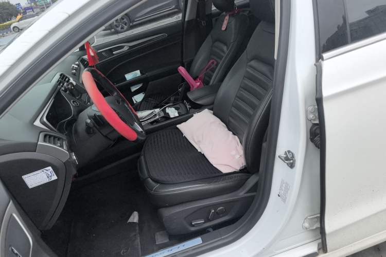 Used Ford Mondeo 2013 2.0L GTDi 200 Fashion Edition Left Front Seat