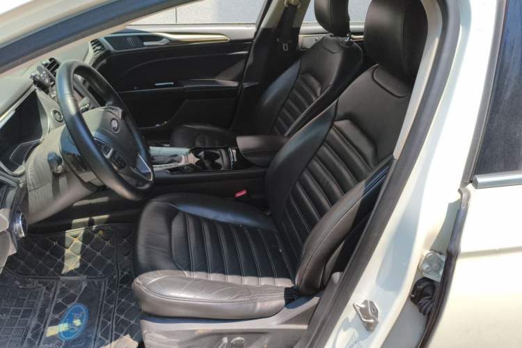 Used Ford Mondeo 2013 2.0L GTDi 200 Luxury Model Left Front Seat