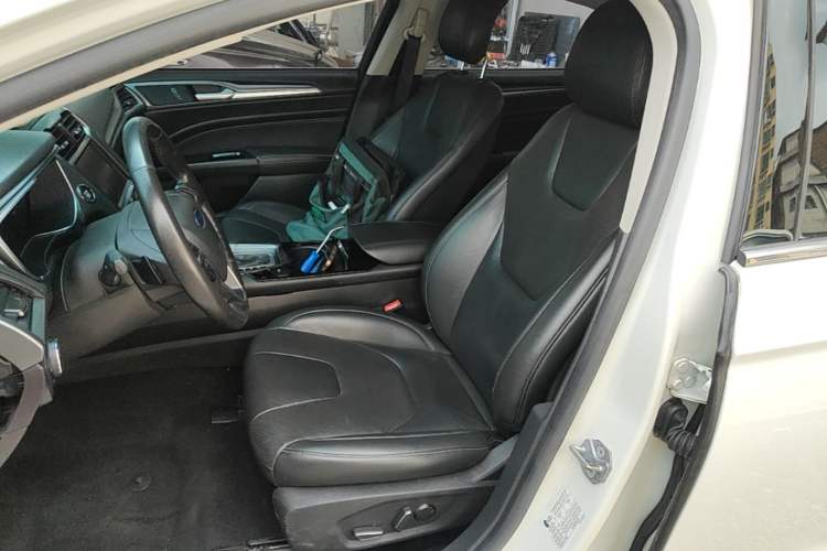 Used Ford Mondeo 2013 2.0L GTDi240 Luxury Sport Model Left Front Seat