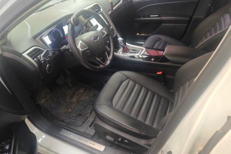 Used Ford Mondeo 2013 2.0L GTDi 200 Fashion Edition Left Front Seat