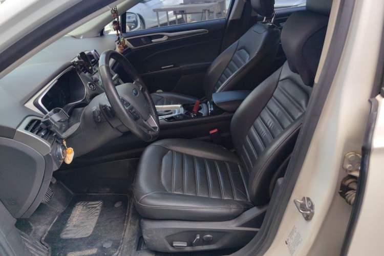 Used Ford Mondeo 2013 2.0L GTDi 200 Fashion Edition Left Front Seat