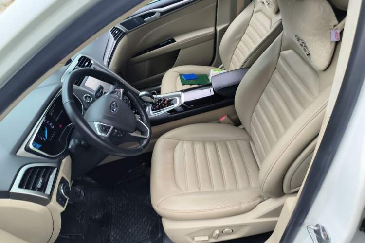 Used Ford Mondeo 2013 2.0L GTDi 200 Luxury Model Left Front Seat