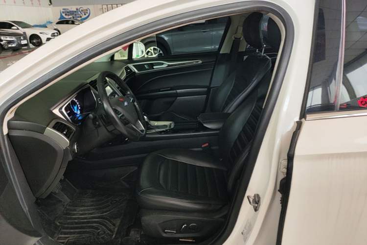 Used Ford Mondeo 2013 2.0L GTDi 200 Fashion Edition Left Front Seat