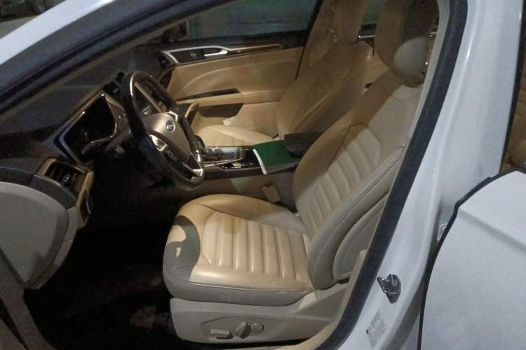 Used Ford Mondeo 2013 2.0L GTDi 200 Fashion Edition Left Front Seat