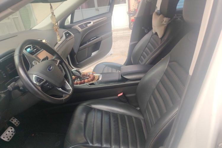 Used Ford Mondeo 2013 2.0L GTDi 200 Luxury Model Left Front Seat
