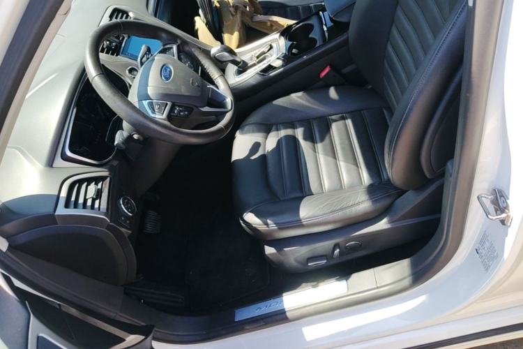 Used Ford Mondeo 2013 2.0L GTDi 200 Fashion Edition Left Front Seat