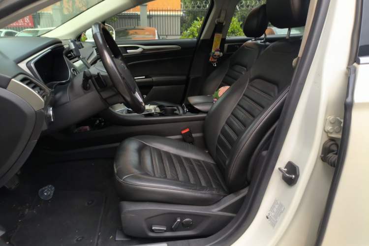 Used Ford Mondeo 2013 2.0L GTDi 200 Fashion Edition Left Front Seat