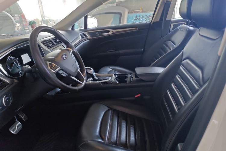 Used Ford Mondeo 2013 2.0L GTDi 200 Luxury Model Left Front Seat