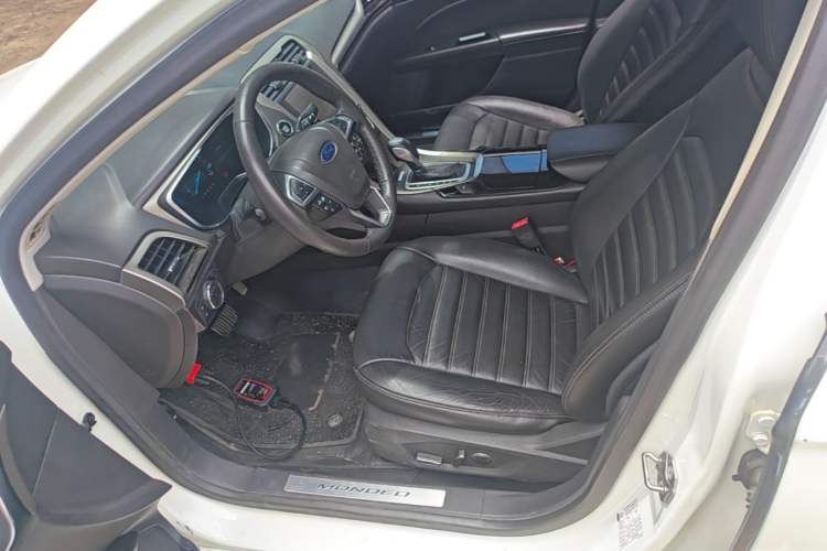 Used Ford Mondeo 2013 2.0L GTDi 200 Luxury Model Left Front Seat