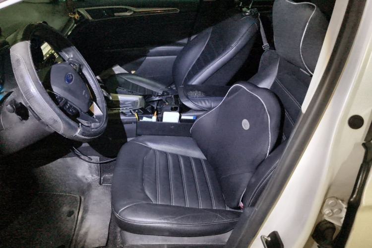 Used Ford Mondeo 2013 2.0L GTDi 200 Luxury Model Left Front Seat