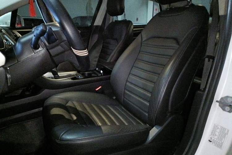 Used Ford Mondeo 2013 2.0L GTDi 200 Luxury Model Left Front Seat