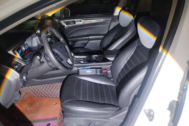 Used Ford Mondeo 2013 2.0L GTDi 200 Luxury Model Left Front Seat