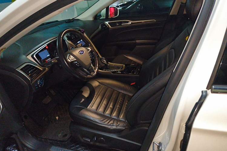 Used Ford Mondeo 2013 2.0L GTDi 200 Fashion Edition Left Front Seat