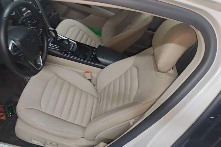 Used Ford Mondeo 2013 2.0L GTDi 200 Luxury Model Left Front Seat