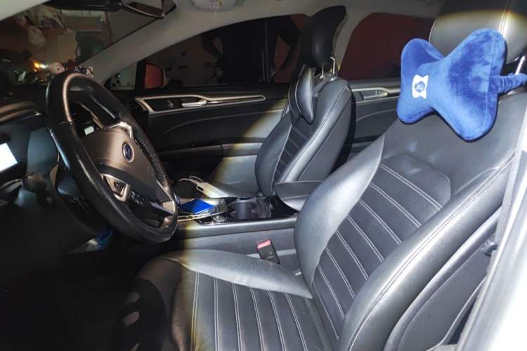 Used Ford Mondeo 2013 2.0L GTDi 200 Luxury Model Left Front Seat