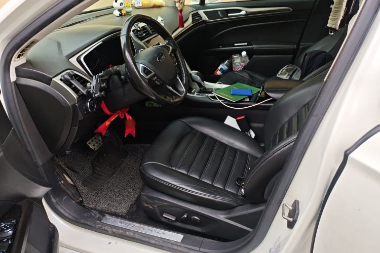 Used Ford Mondeo 2013 2.0L GTDi 200 Luxury Model Left Front Seat