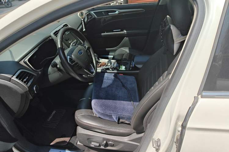 Used Ford Mondeo 2013 2.0L GTDi 200 Luxury Model Left Front Seat