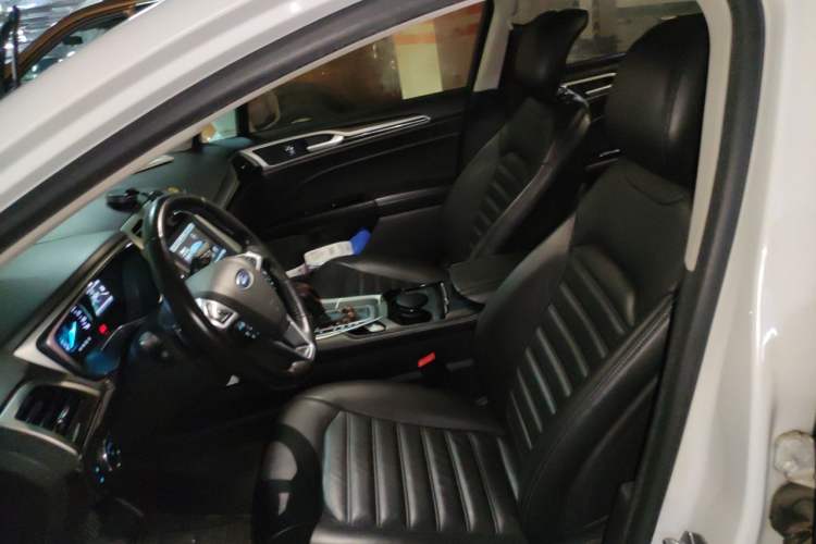 Used Ford Mondeo 2013 2.0L GTDi 200 Luxury Model Left Front Seat
