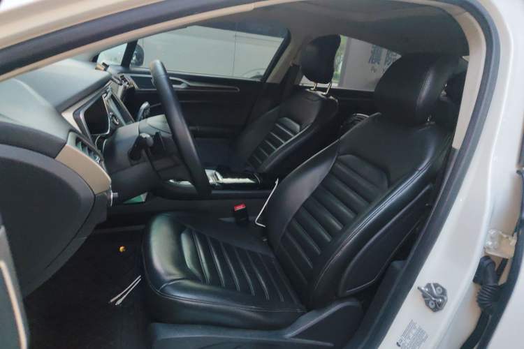 Used Ford Mondeo 2013 2.0L GTDi 200 Fashion Edition Left Front Seat