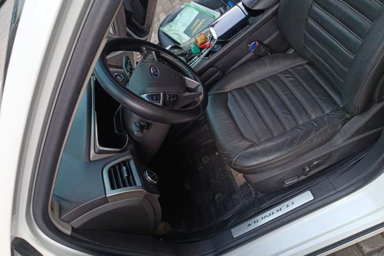 Used Ford Mondeo 2013 2.0L GTDi 200 Fashion Edition Left Front Seat