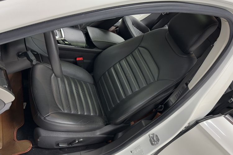 Used Ford Mondeo 2013 2.0L GTDi 200 Luxury Model Left Front Seat
