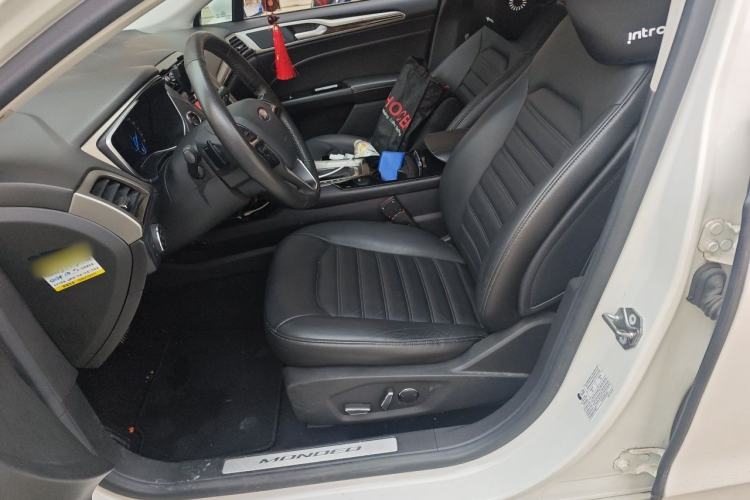 Used Ford Mondeo 2013 2.0L GTDi 200 Fashion Edition Left Front Seat