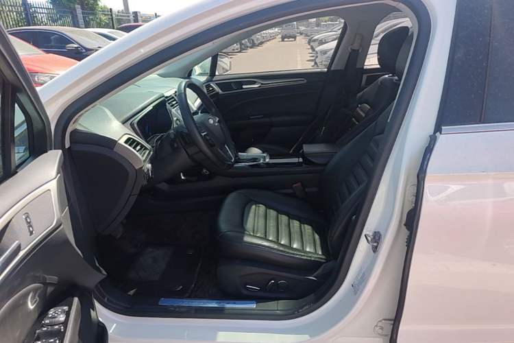 Used Ford Mondeo 2013 2.0L GTDi 200 Fashion Edition Left Front Seat