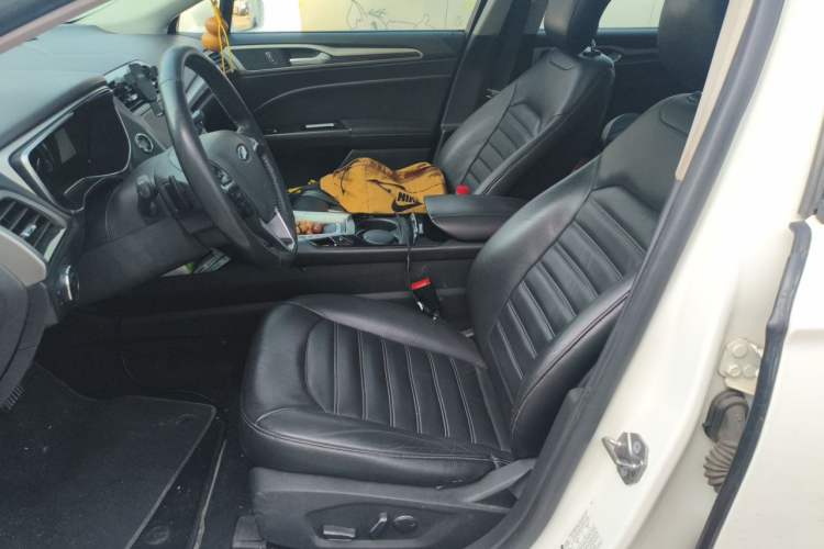 Used Ford Mondeo 2013 2.0L GTDi 200 Luxury Model Left Front Seat