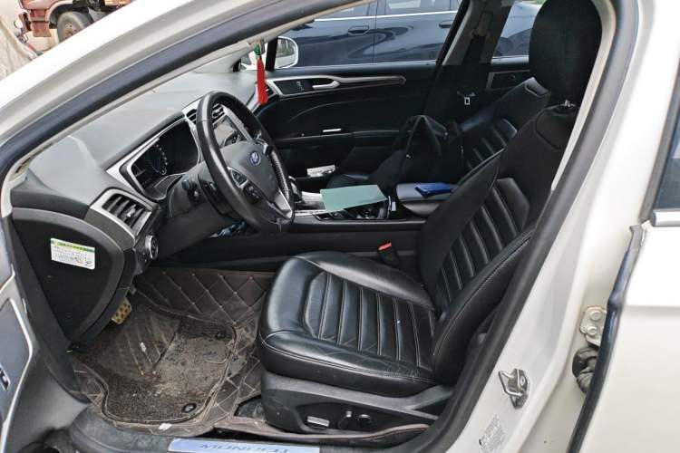 Used Ford Mondeo 2013 2.0L GTDi 200 Fashion Edition Left Front Seat