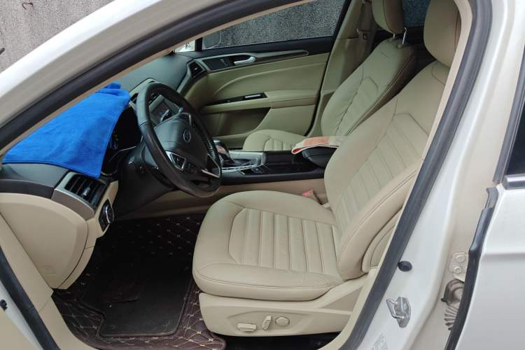 Used Ford Mondeo 2013 2.0L GTDi 200 Fashion Edition Left Front Seat