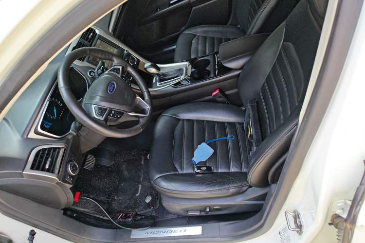 Used Ford Mondeo 2013 2.0L GTDi 200 Luxury Model Left Front Seat