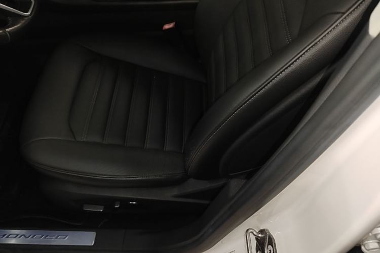 Used Ford Mondeo 2013 2.0L GTDi 200 Fashion Edition Left Front Seat