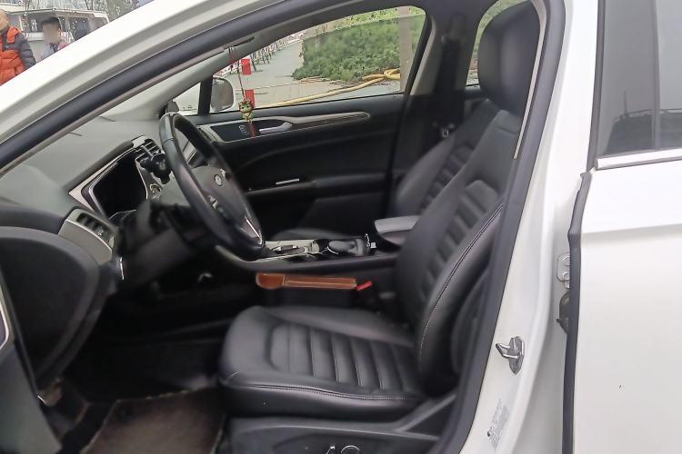 Used Ford Mondeo 2013 2.0L GTDi 200 Luxury Model Left Front Seat