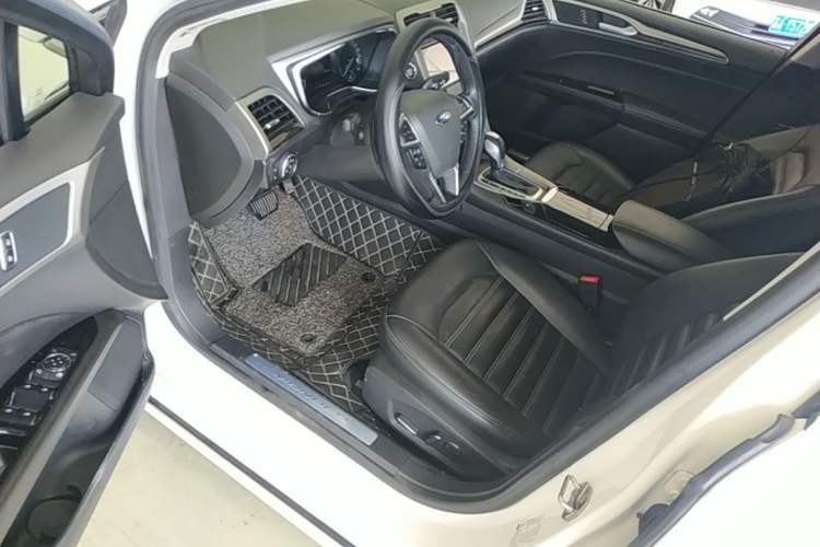 Used Ford Mondeo 2013 2.0L GTDi 200 Fashion Edition Left Front Seat